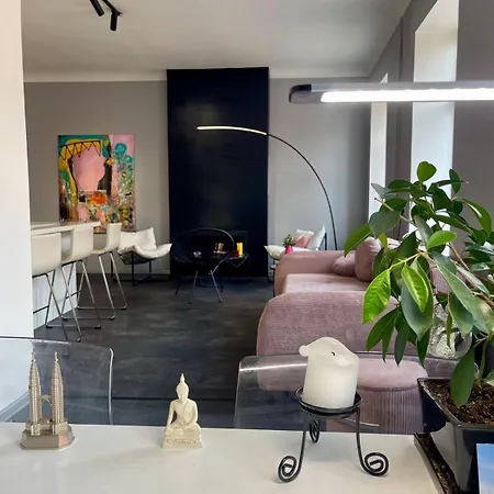 Stylish With A Chefs Kitchen Apartman